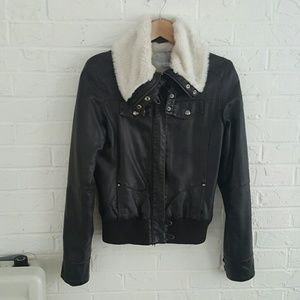 Brown bomber with faux fur collar / lining